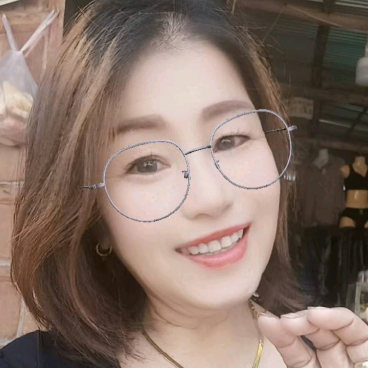ยายนก🦜084371แม่ค้าหน้าหวาน