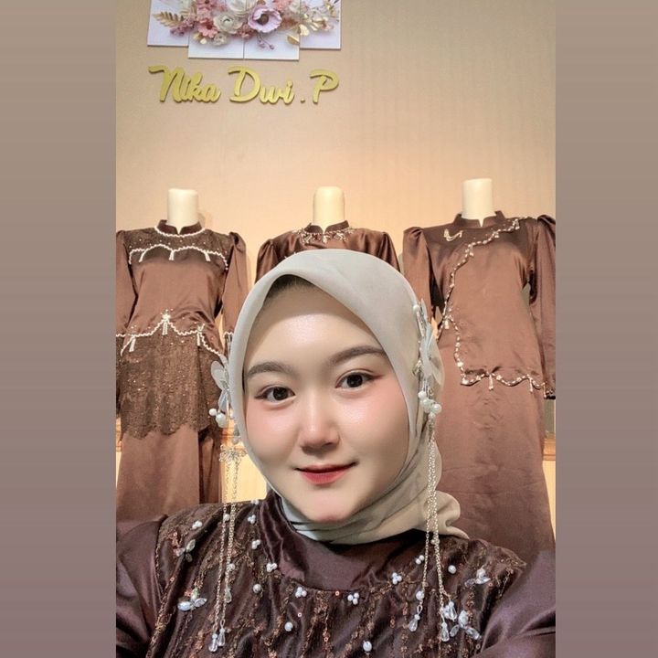 Nika Dwi Puspa//Dress cantik