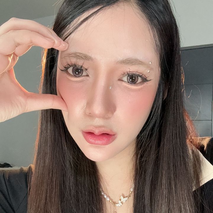 ขวัญ อยากบอกต่อ