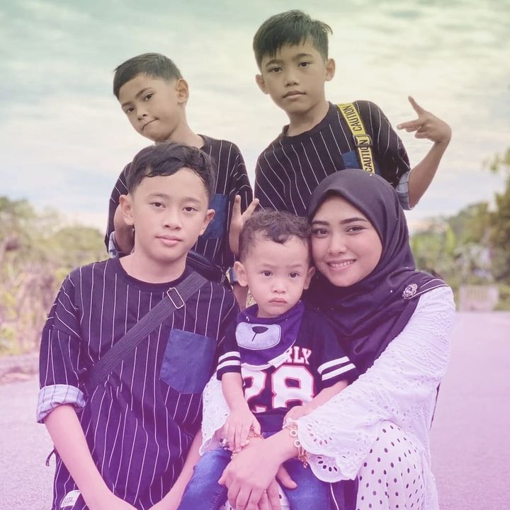 DYA ROMANTIKA LIFE
