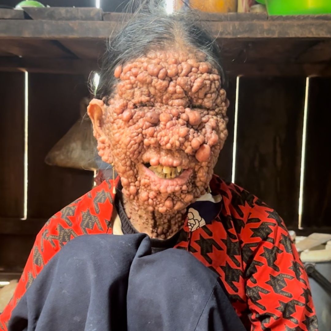 Bà cô đơn