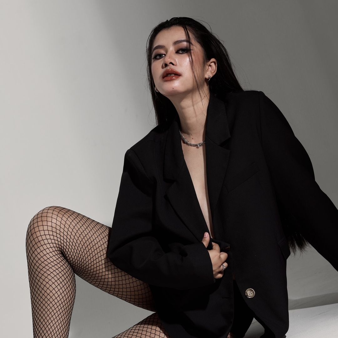 ชะนีน้อยเมคอัพ