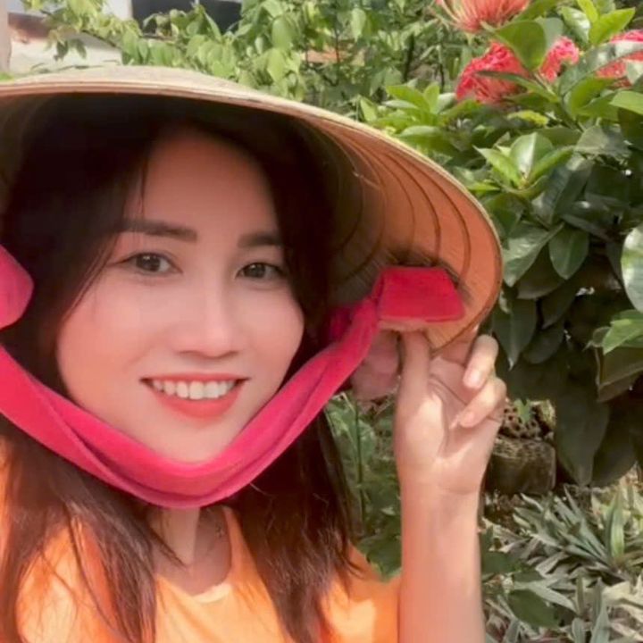 CÔ ÚT BẾN TRE