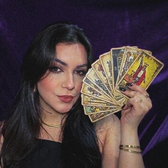 Victória - A Bruxa Tarot