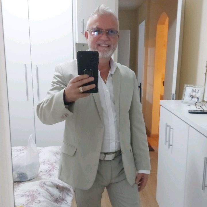 D Castro