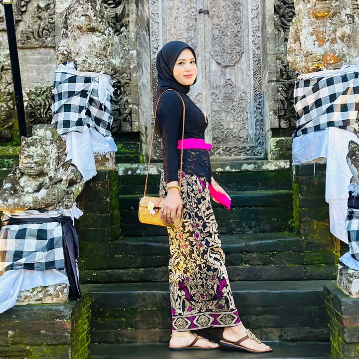 . KAKAK LIVE .