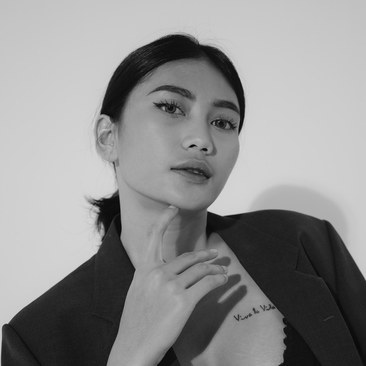 amelia fransisca