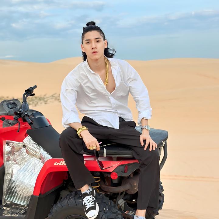 อนุสรณ์ โพธิ์ทอง