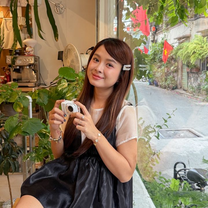 Uyên có chồng rồi !