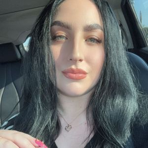 Ari B ✨🍒 Fragrance & Beauty