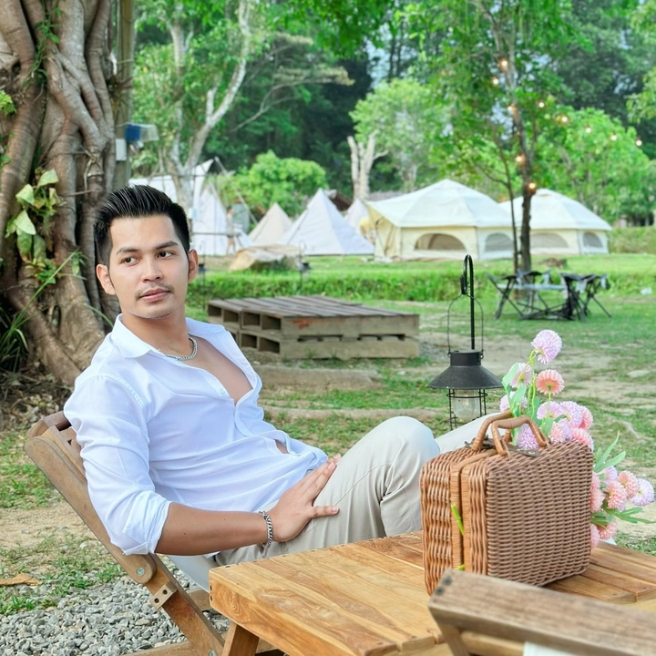 บอส พารีวิว
