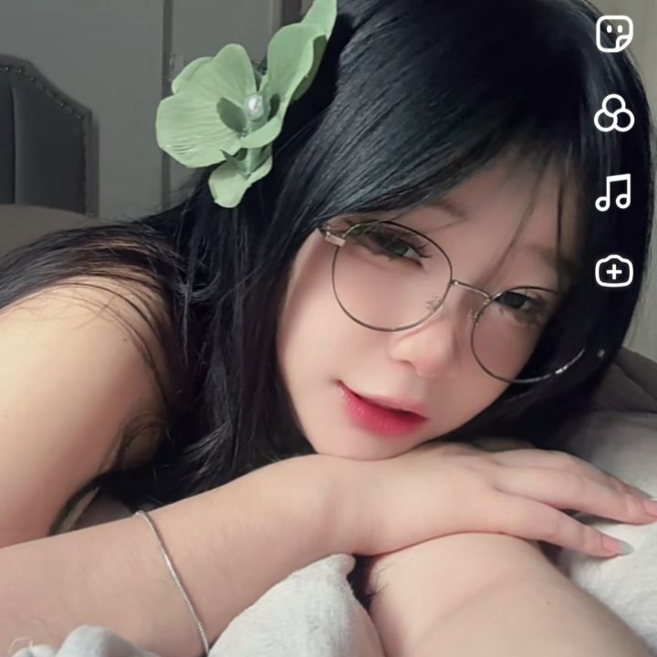 Bích Ngọc meow