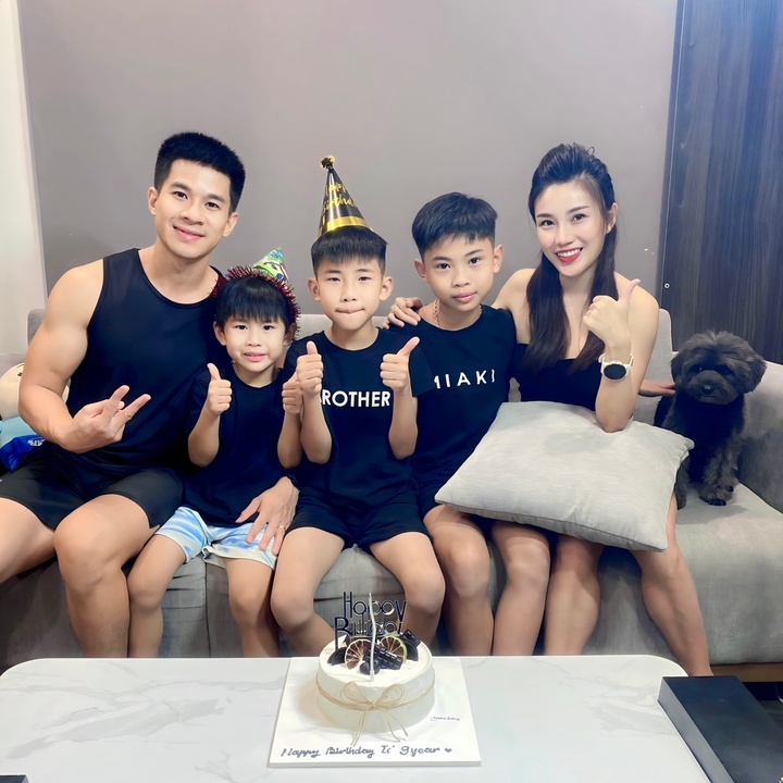 Ông Bố Ba Con Review