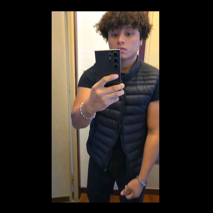 Jhonn Gomez🇧🇴