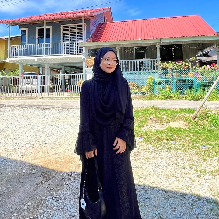 F A R A H I S M A I L ⚘