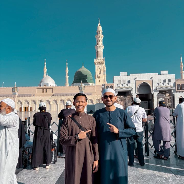 Ustaz Review
