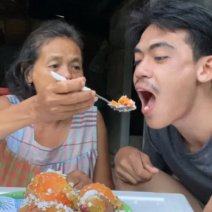 บ่าวสอง พากิน