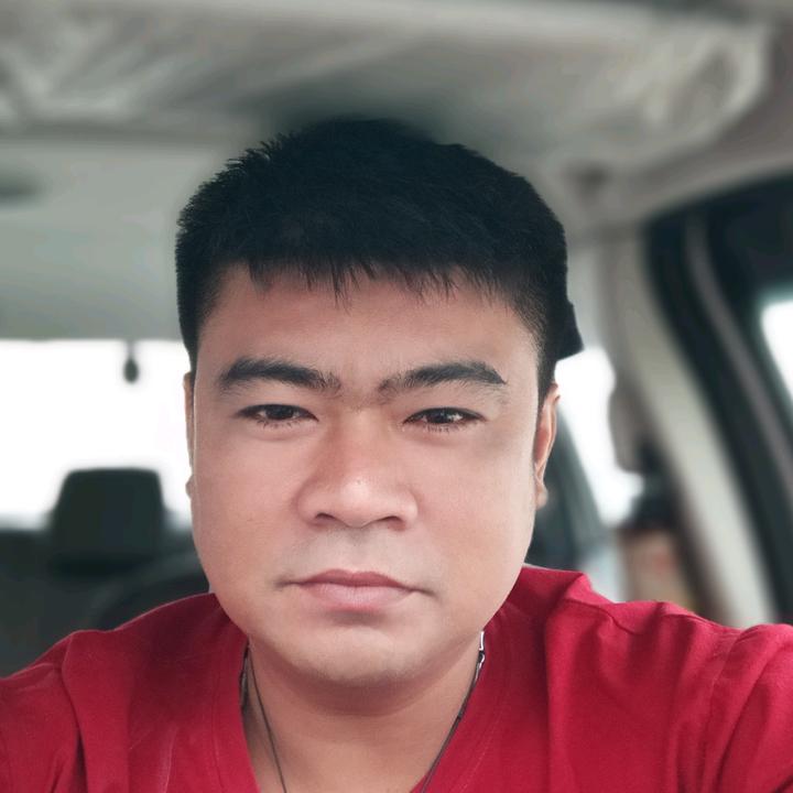 นายฝ้าย  บุญรอด
