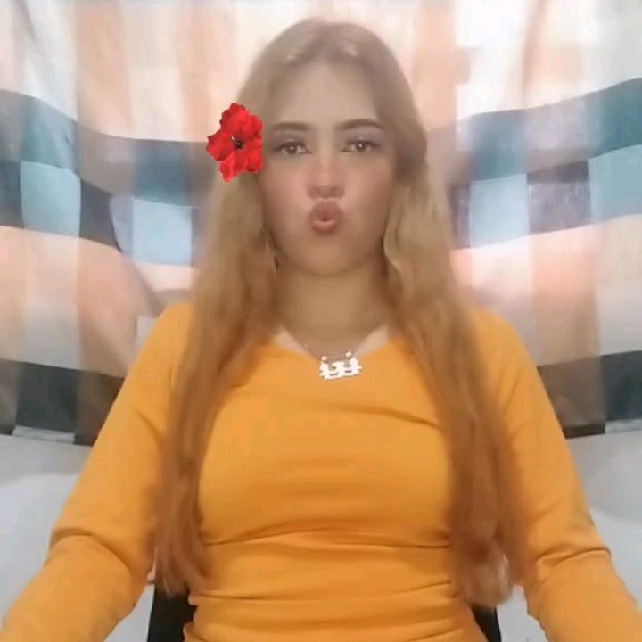 𝐄𝐬𝐭𝐫𝐞𝐥𝐥𝐚 𝐏𝐞𝐫𝐞𝐳🤓