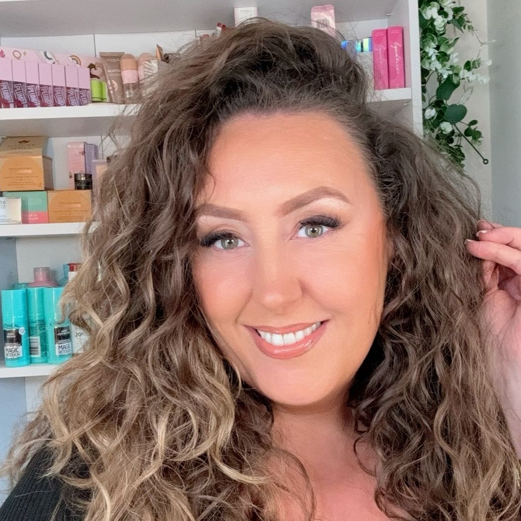 ✨ Alison Gay Makeup Artistry ✨