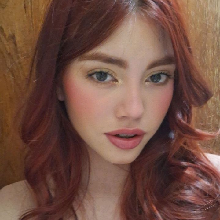 Ximena Lazaro