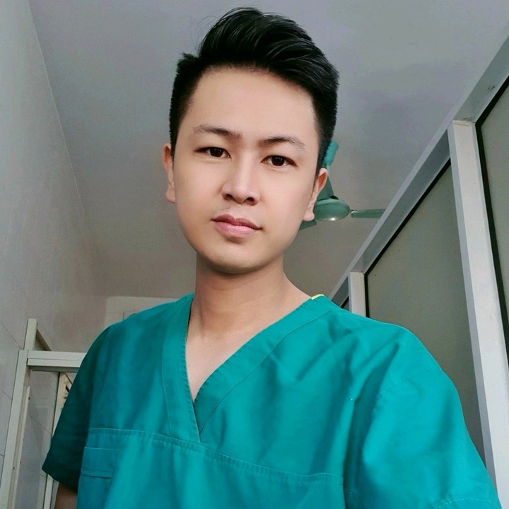bác sĩ Dũng Trần