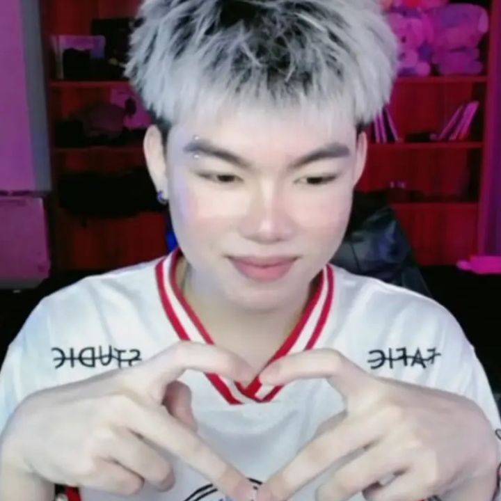 Hiếu Lê Daily