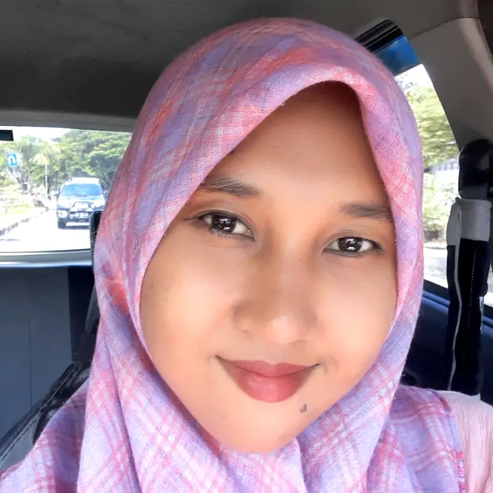 Lia Item