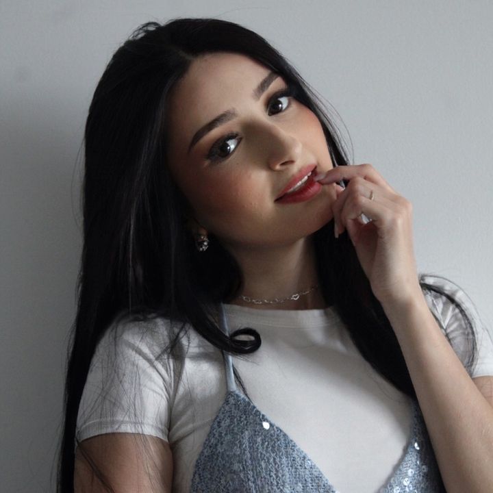𝒑𝒓𝒊𝒔𝒄𝒊𝒍𝒂💋