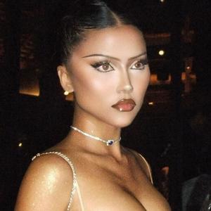 Cukqai - Your Gossip BFF