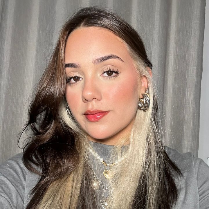 LARI LOPES