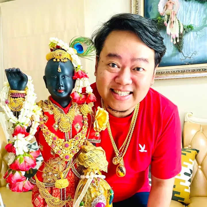 พี่เดย์ เพชรกล้า