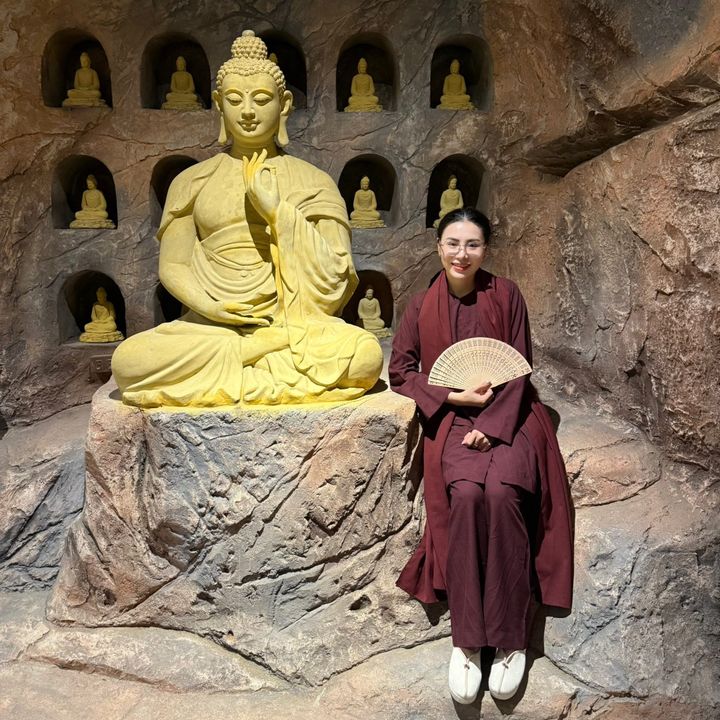 Ái Quyên_ Ấn phẩm phật giáo