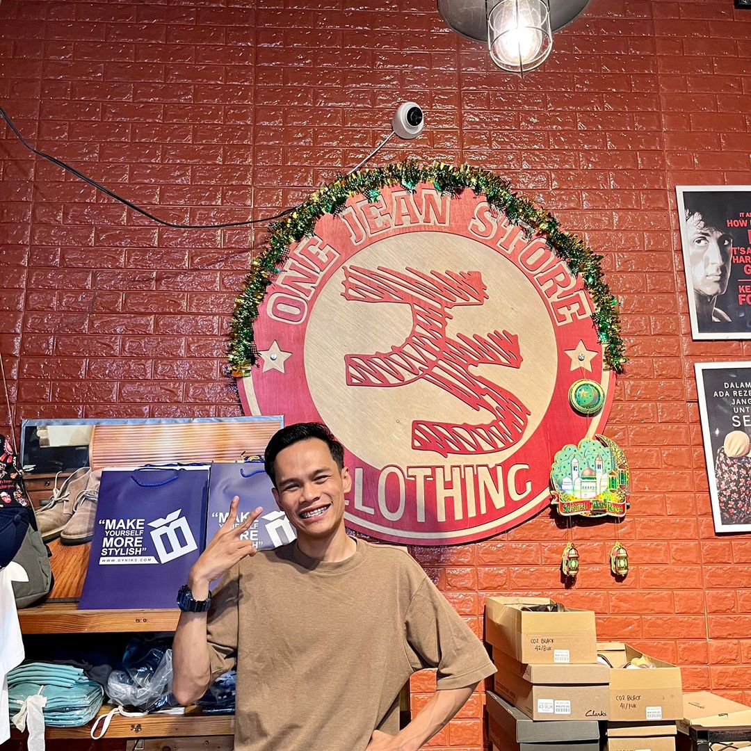 Jeans Store Clothing II