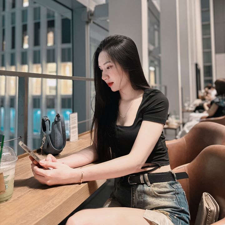 Mai Phương Thuý