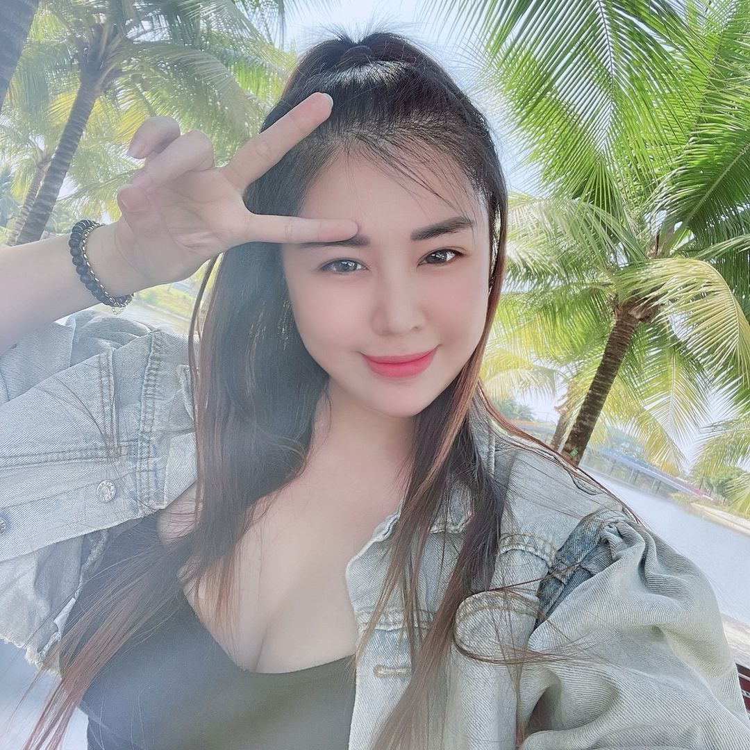 Em Kim Tạp Hoá