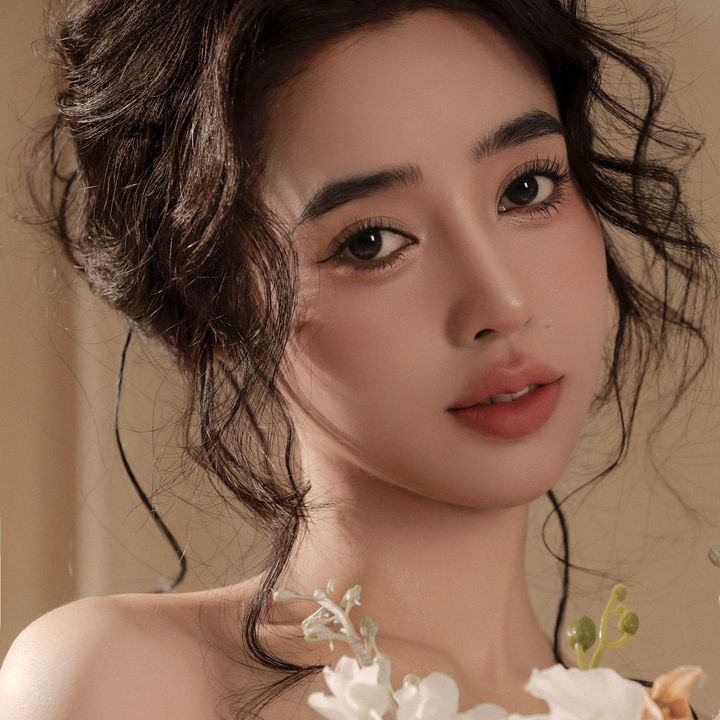 Maris Cẩm Tú