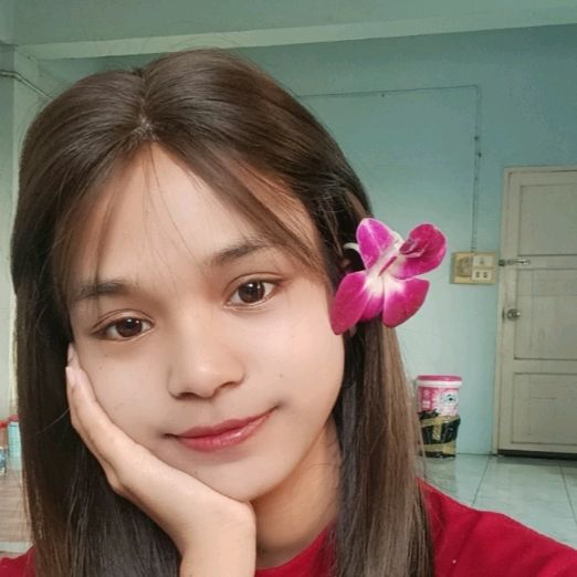 (အောင်လံသူလေး)