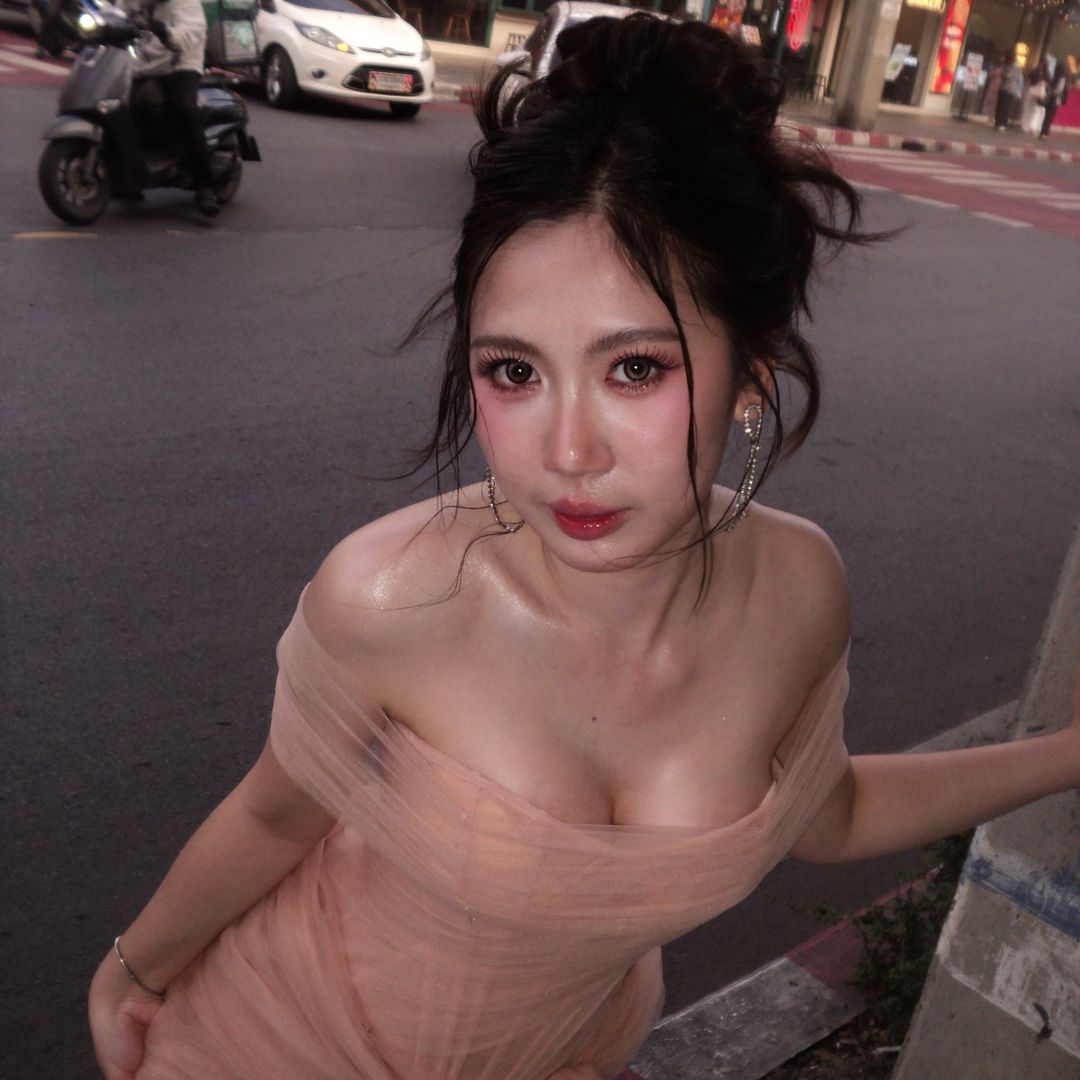เบบี้อีฟฟฟฟฟ🔖