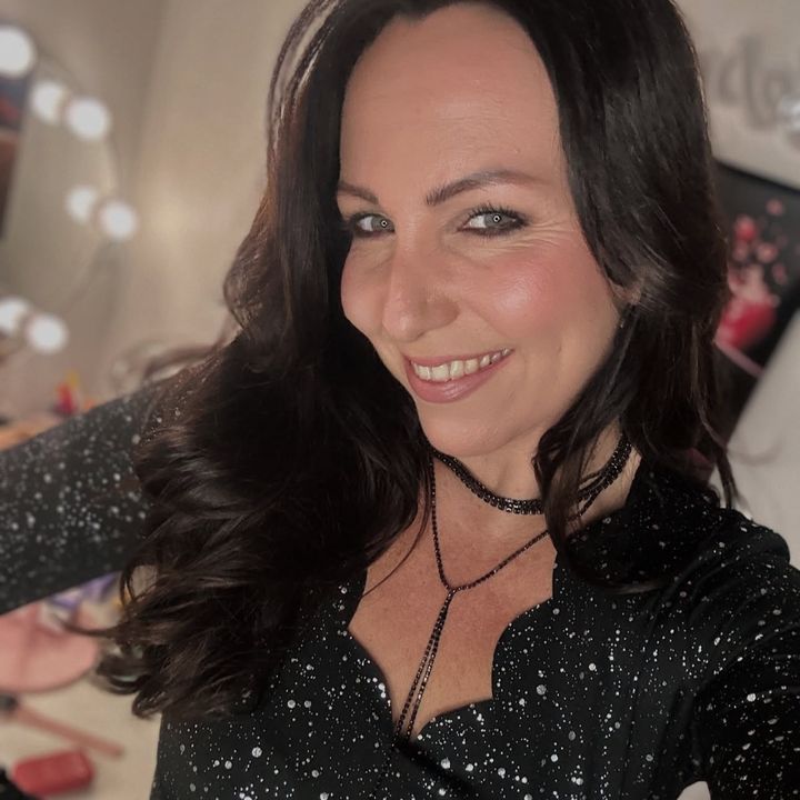 Simo/beauty content creator