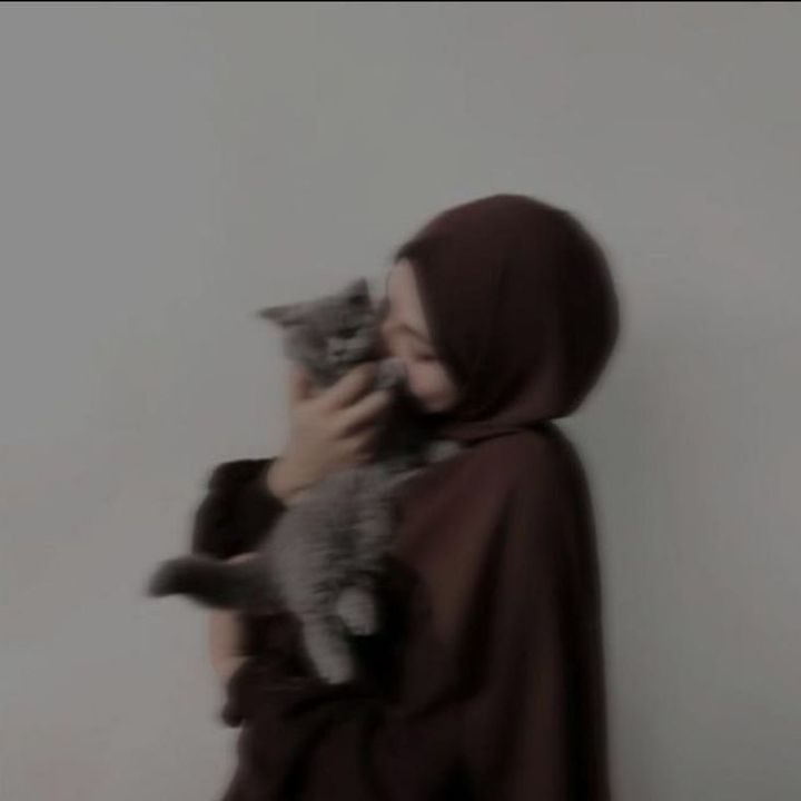 Syaa Meow ≽^•˕• ྀི≼
