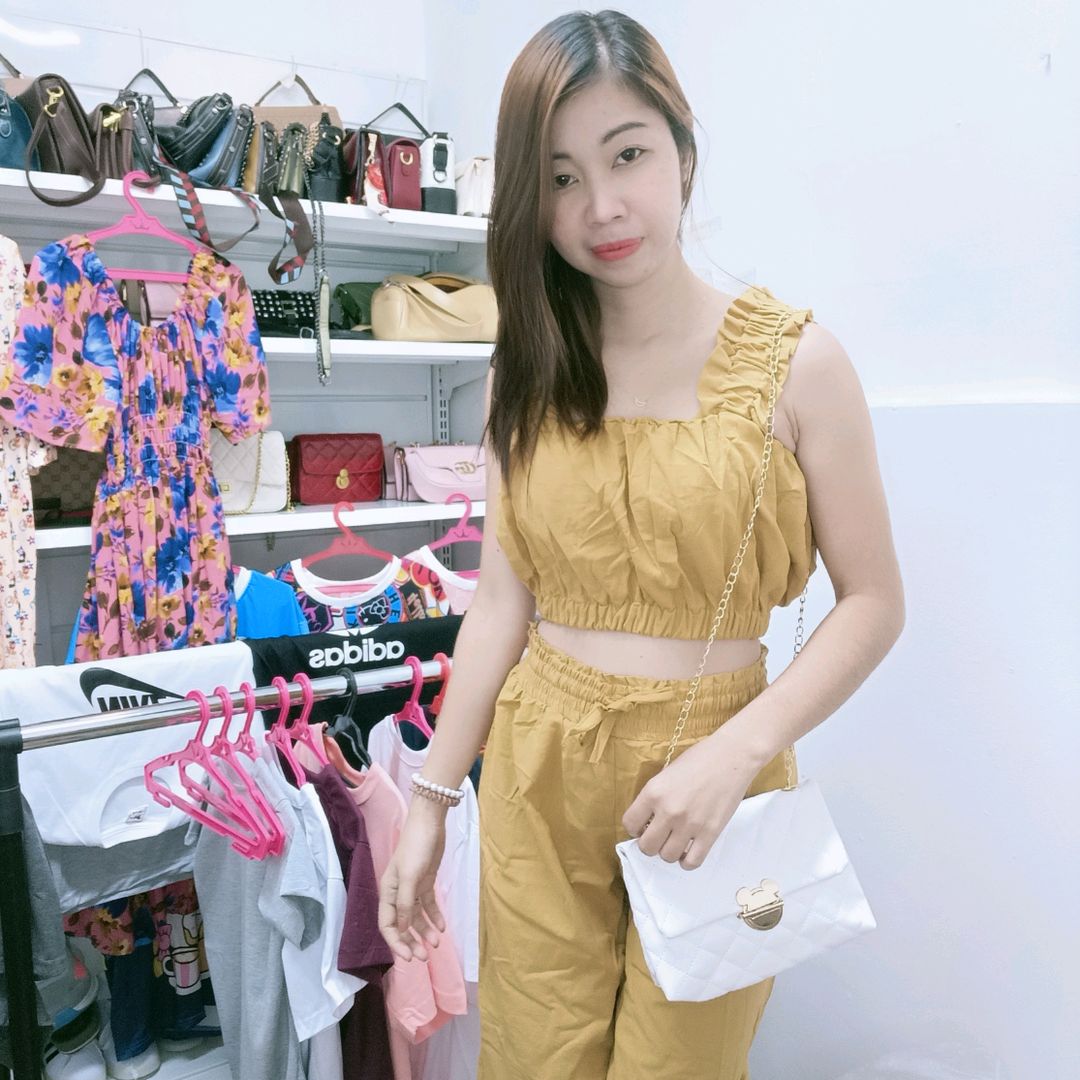 AHLEE YANG