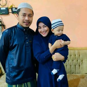 Nur-Azian Usof