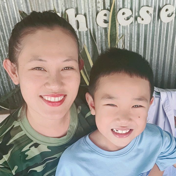 แม่กิ่งกับน้องฮัก