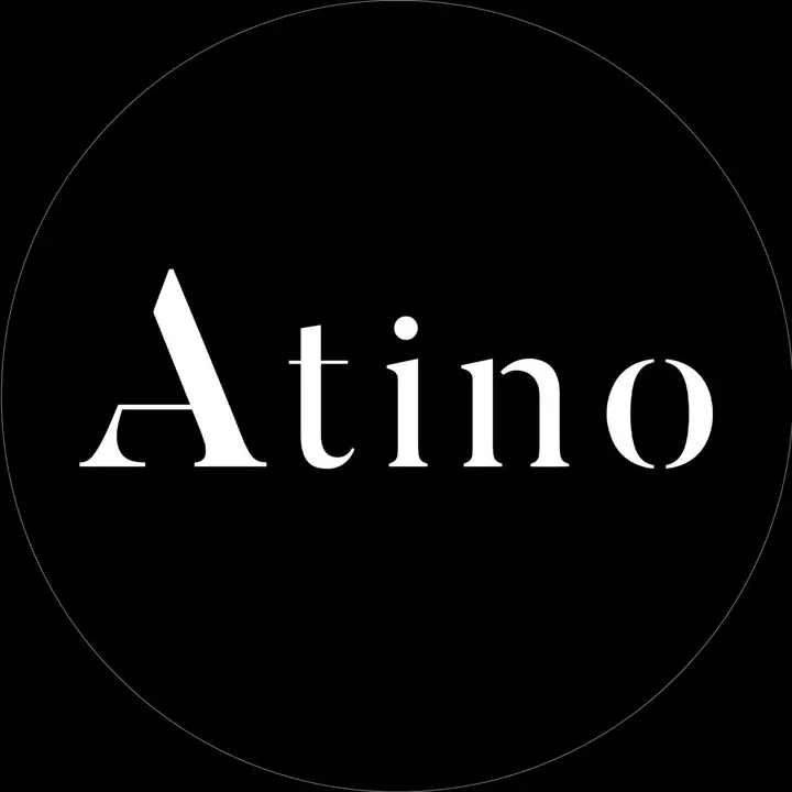 Atino mặc gì?