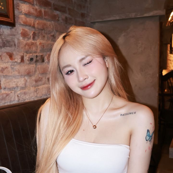 Hông phải Min Minn😇
