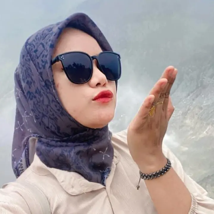 Hani dhara 🗿