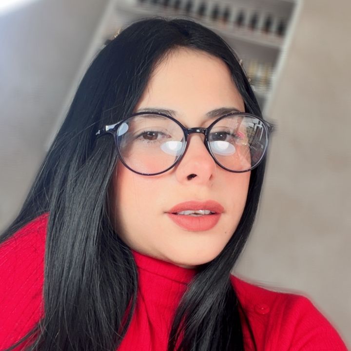 Adriana Hernández