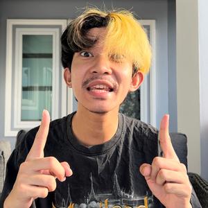 คะน้า นักรีวิว