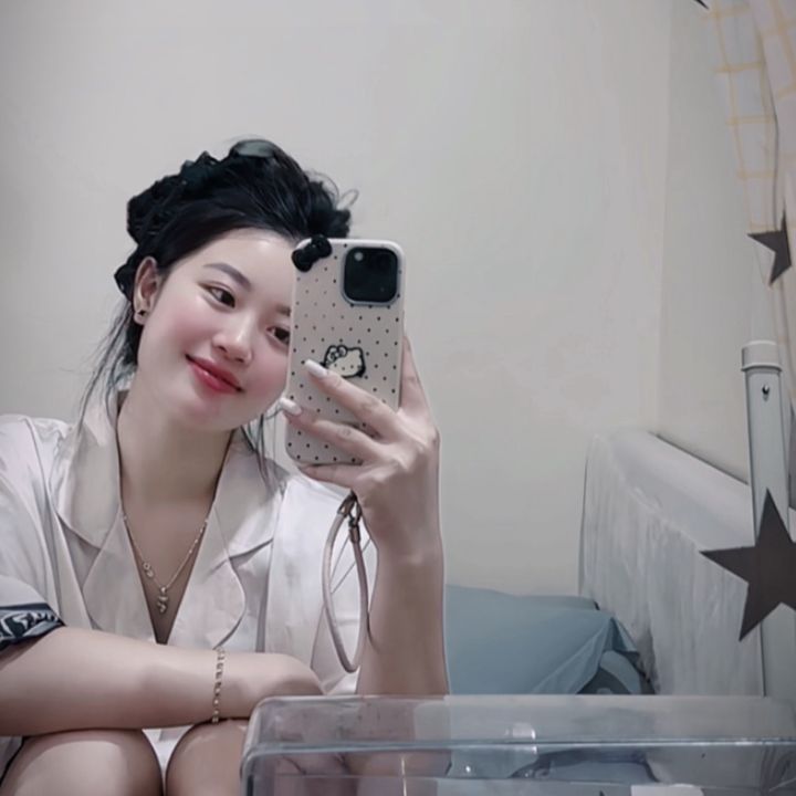 Tủ đồ bầu xinh cùng mai🍓